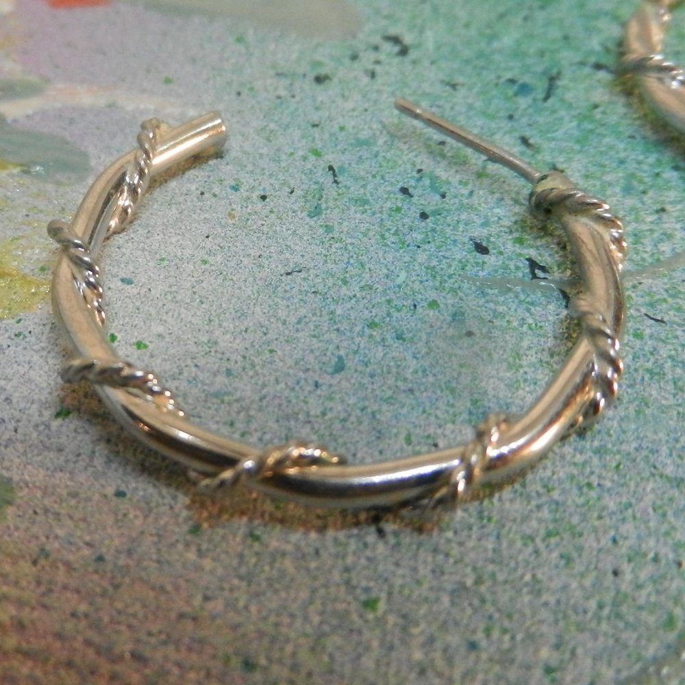 VTG silver pierced hoop earrings silver tone elegant dressy classic circlet glam - Picture 3 of 10